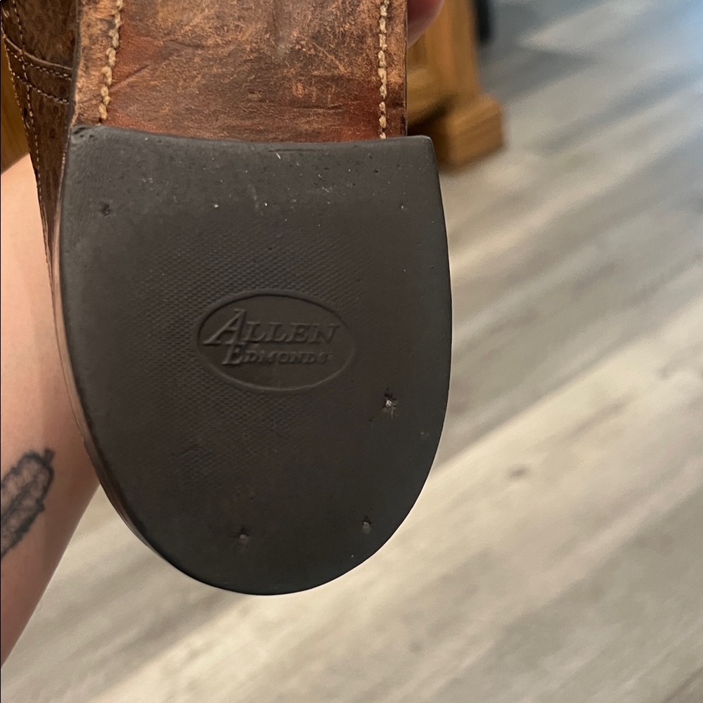Classic 70’s Shark Leather Men's Dress Shoes - Picture 8 of 8